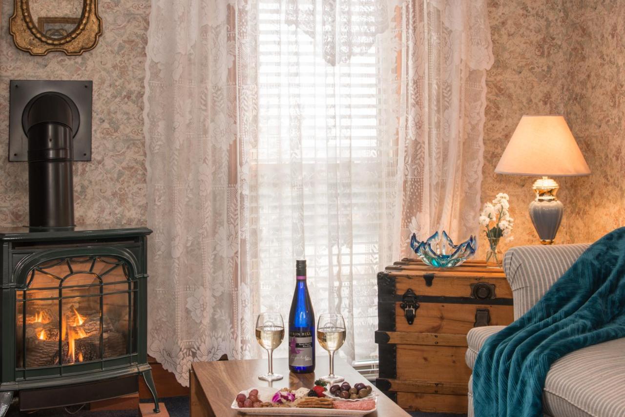 | Sutherland House Victorian Bed and Breakfast