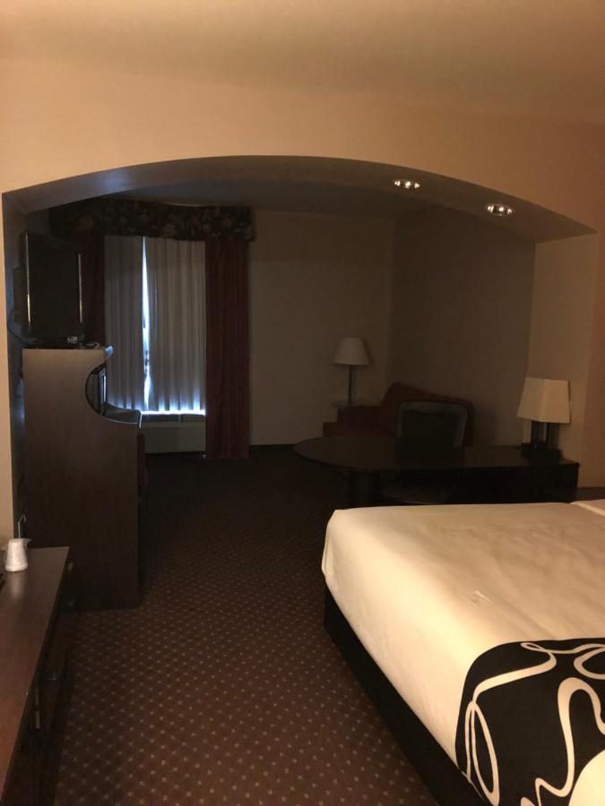 | Americas Best Value Inn - Gun Barrel City