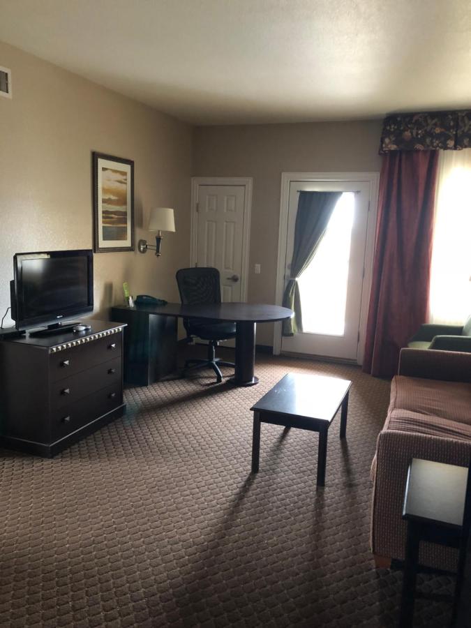 | Americas Best Value Inn - Gun Barrel City