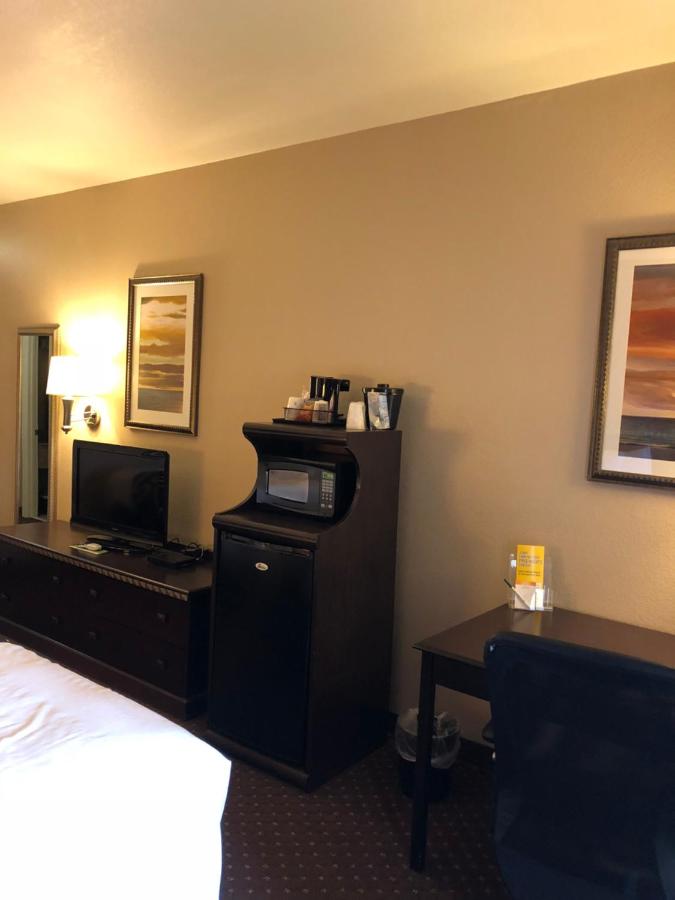 | Americas Best Value Inn - Gun Barrel City