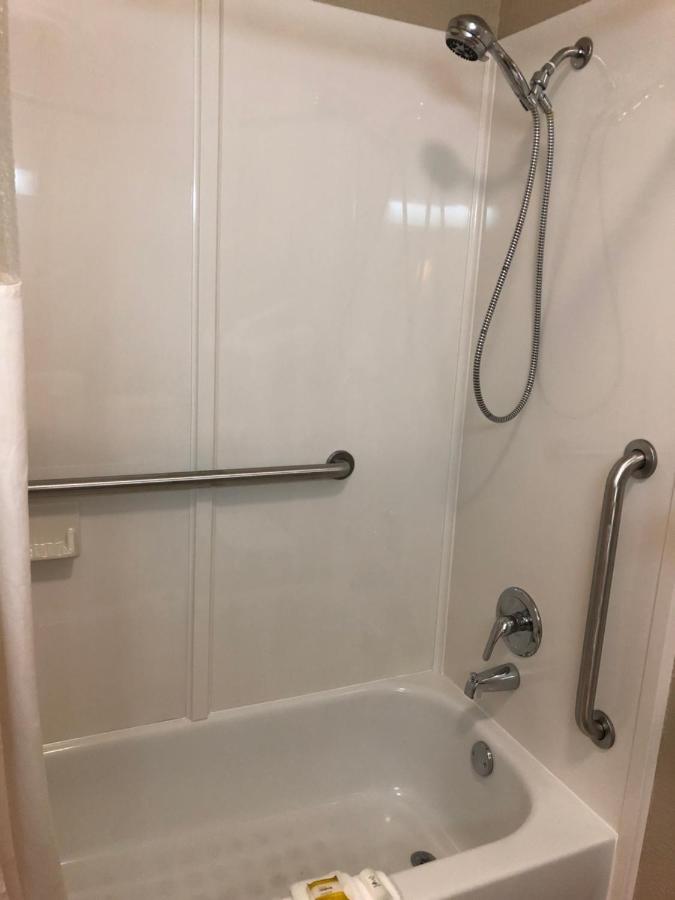 | Americas Best Value Inn - Gun Barrel City