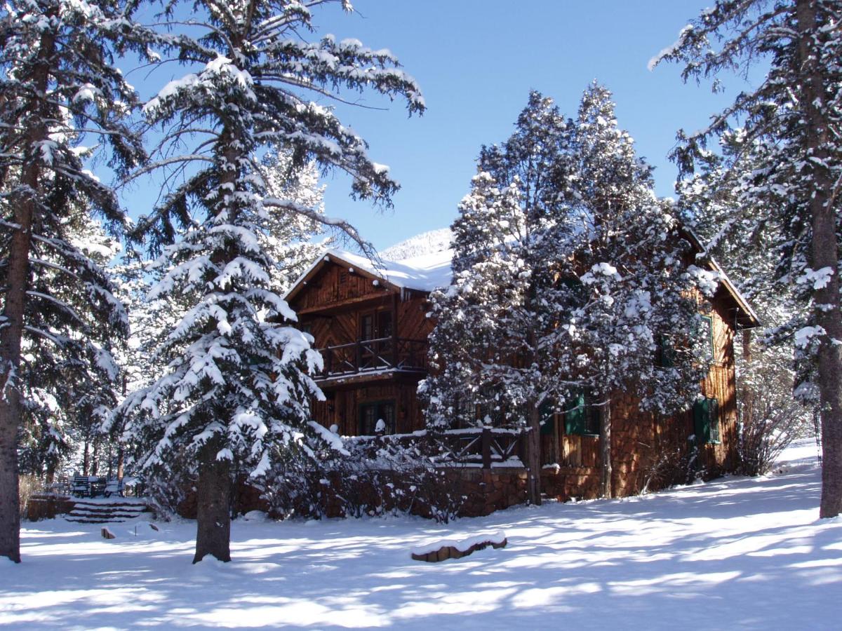 | Rocky Mountain Lodge