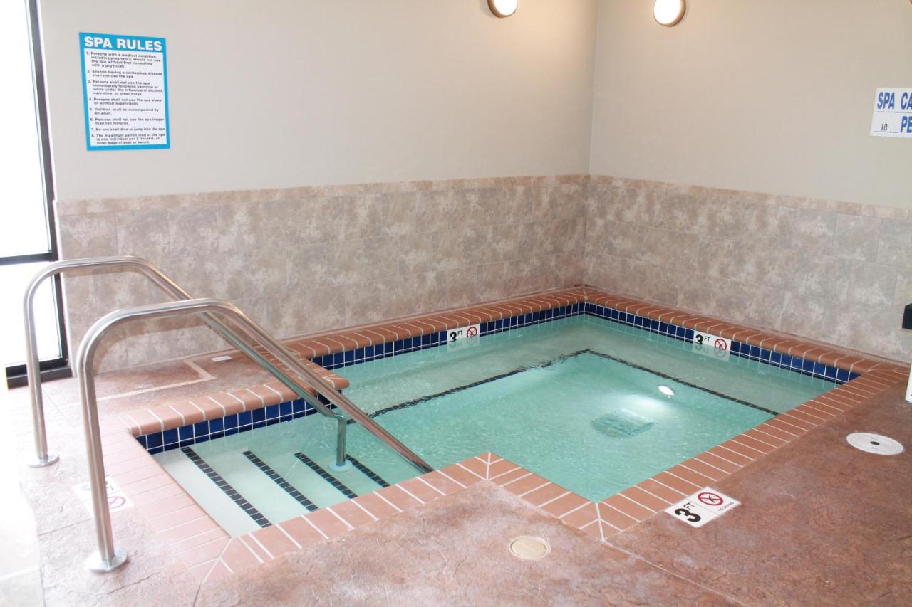 | Brookstone Lodge & Suites - Emmetsburg