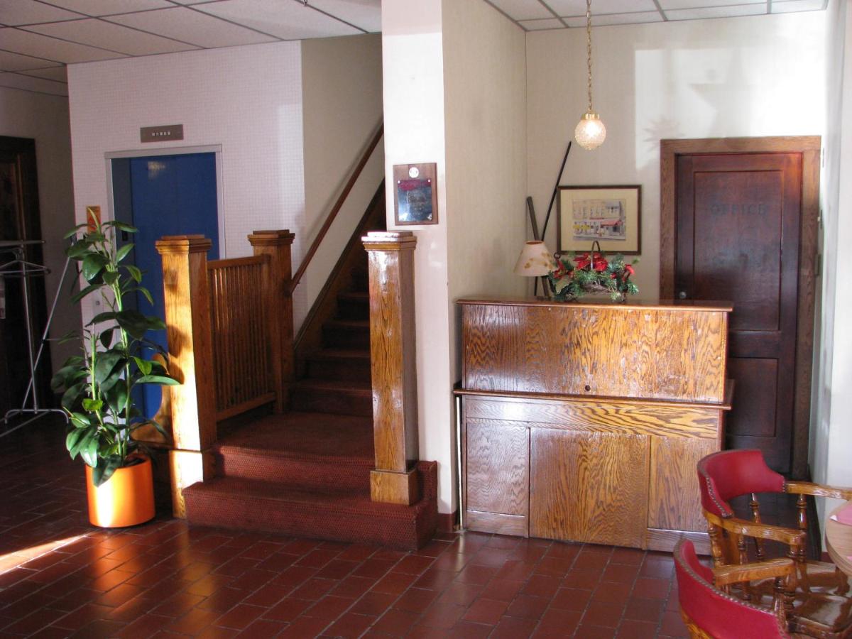 | Old National Hotel