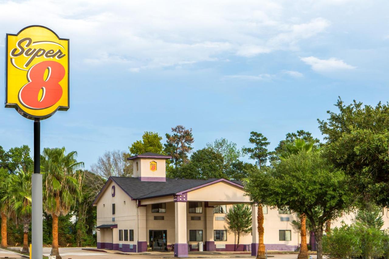 | Super 8 by Wyndham Cleveland TX