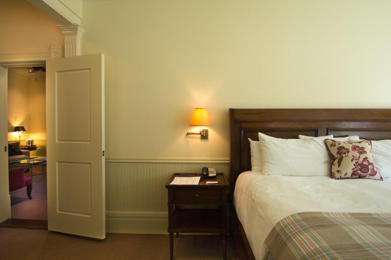 | New Sheridan Hotel