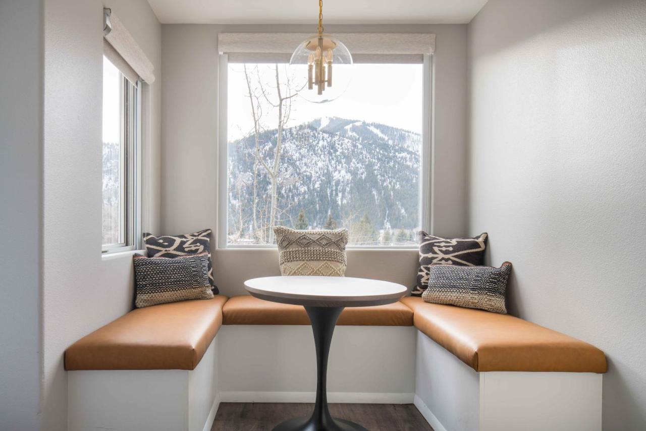 Standard Queen Room at Hotel Ketchum