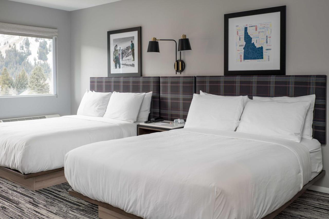 Standard Queen Room at Hotel Ketchum