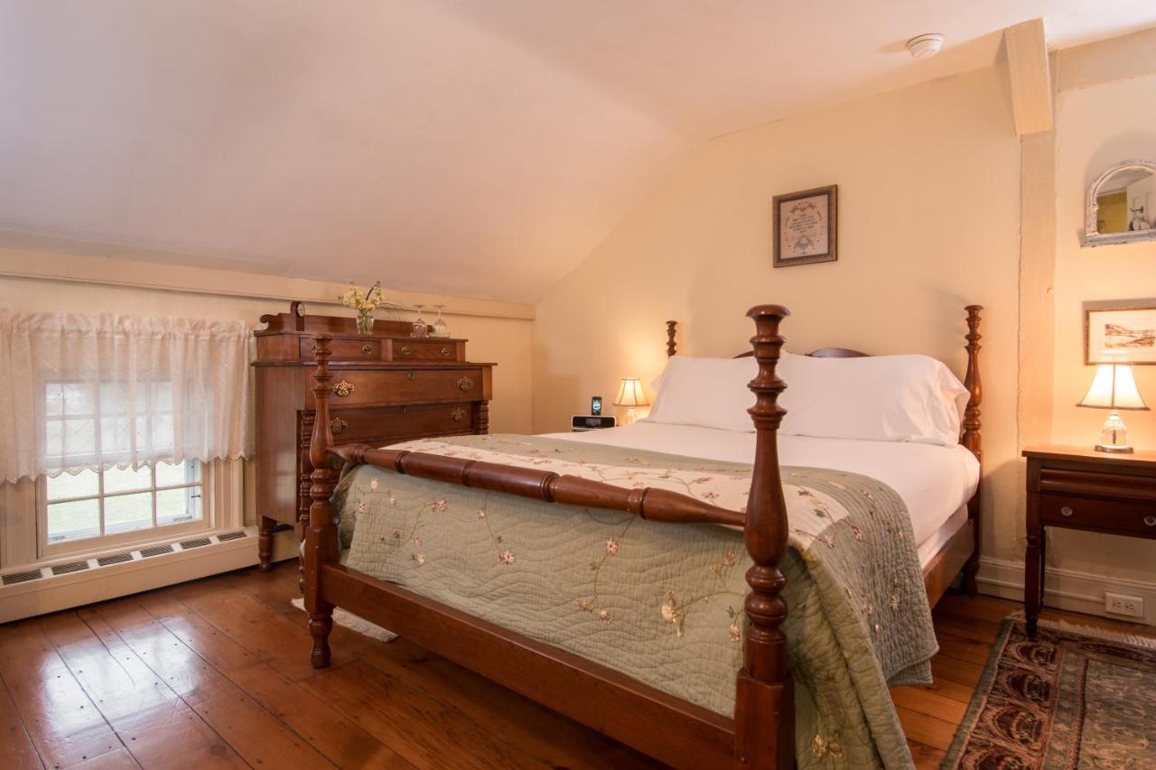 | Caldwell House Bed and Breakfast