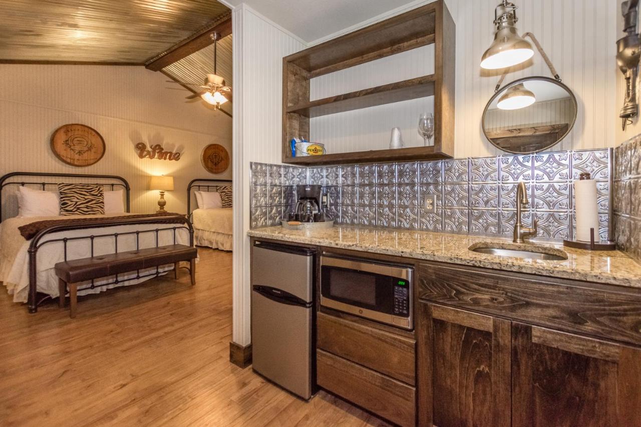 | Vineyard Trail Cottages- Adults Only