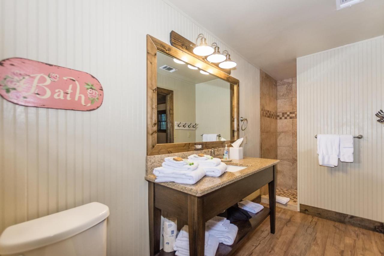 | Vineyard Trail Cottages- Adults Only