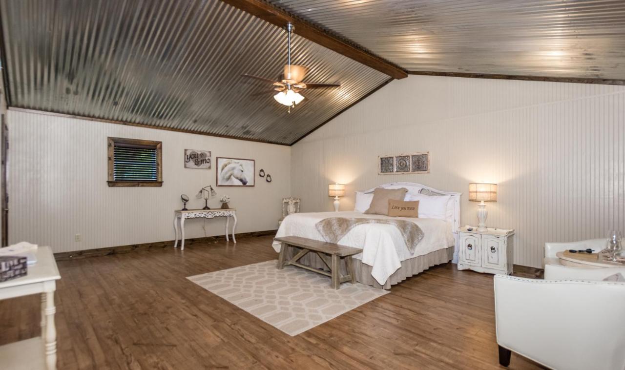 | Vineyard Trail Cottages- Adults Only
