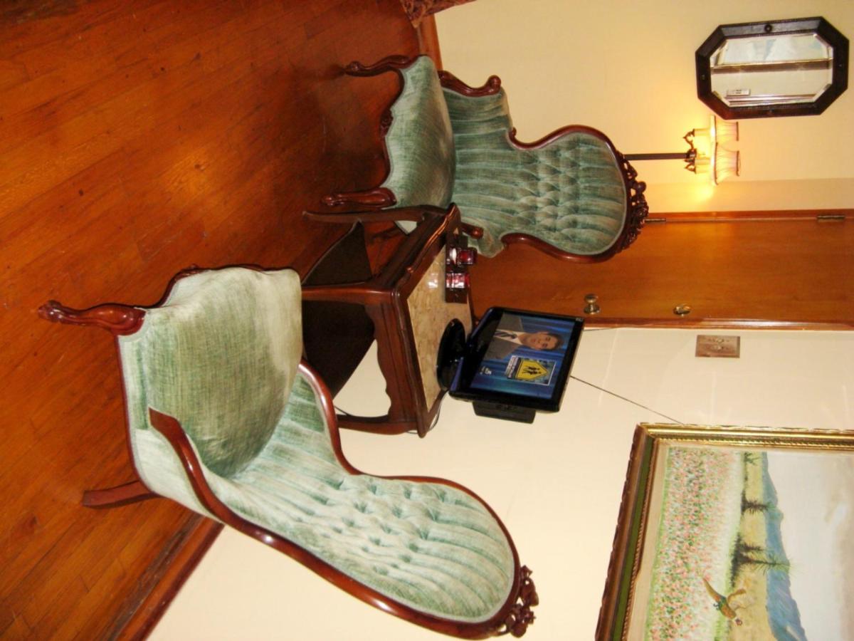 | Alla's Historical Bed and Breakfast, Spa and Cabana