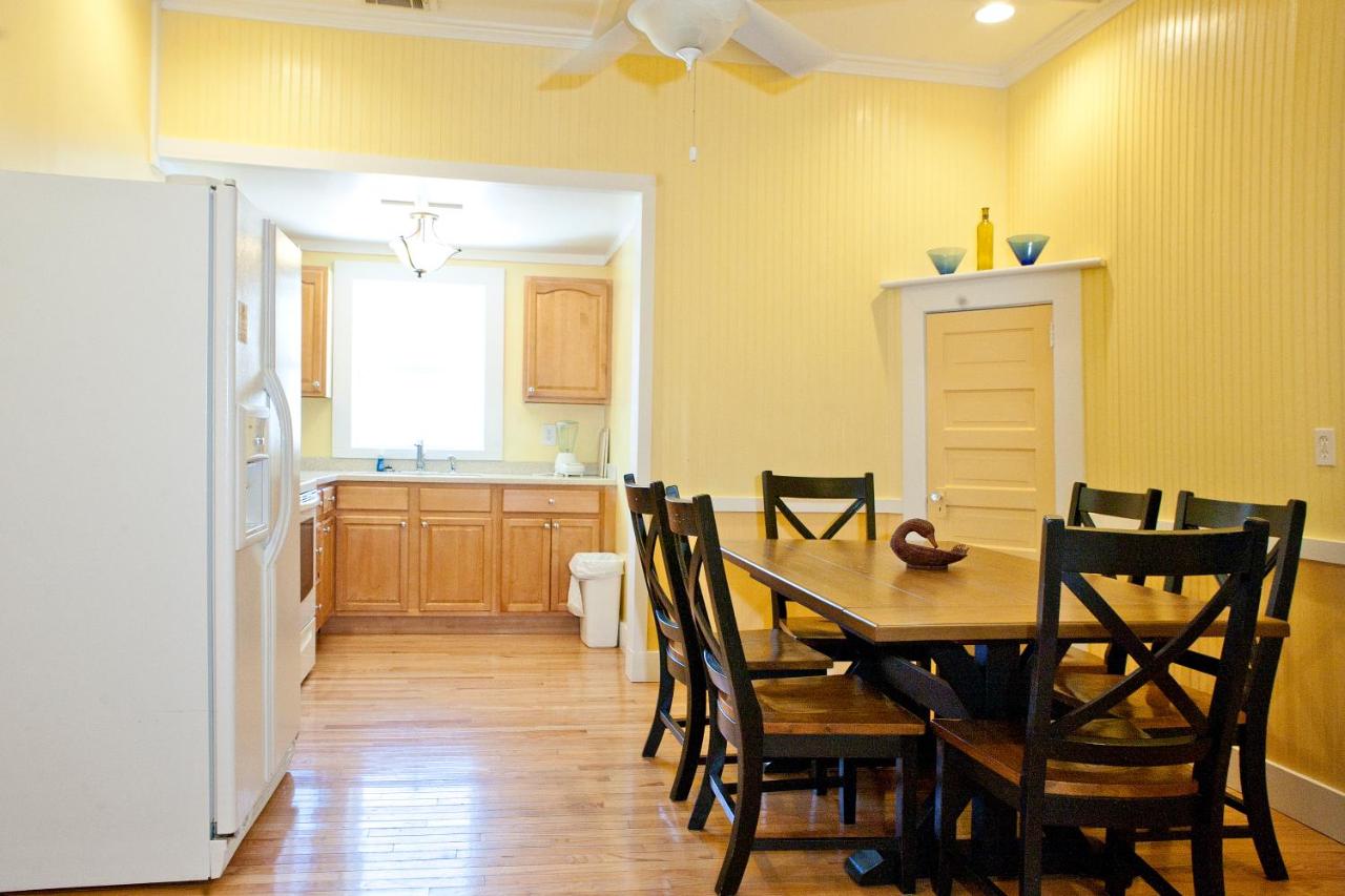 | Georgianne Inn & Suites