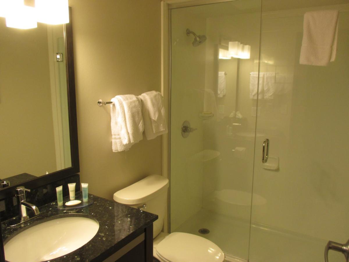 | Best Western Harvest Inn & Suites