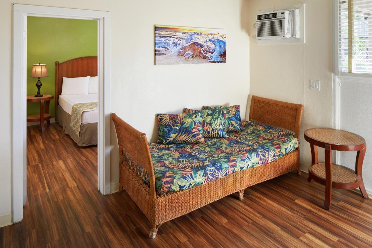| Pacific Marina Inn