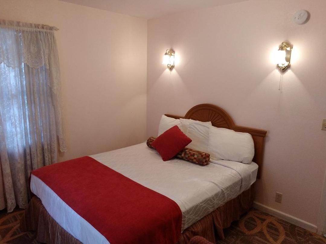 Two-Bedroom Cottage at Nevada City Inn