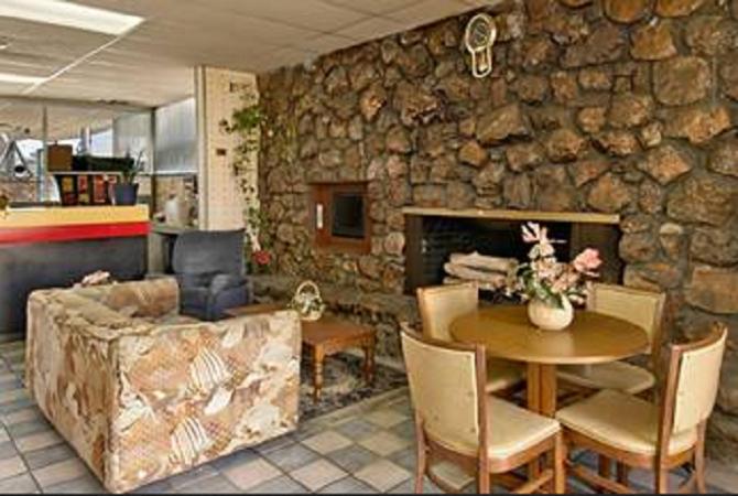 | Peoria Inn