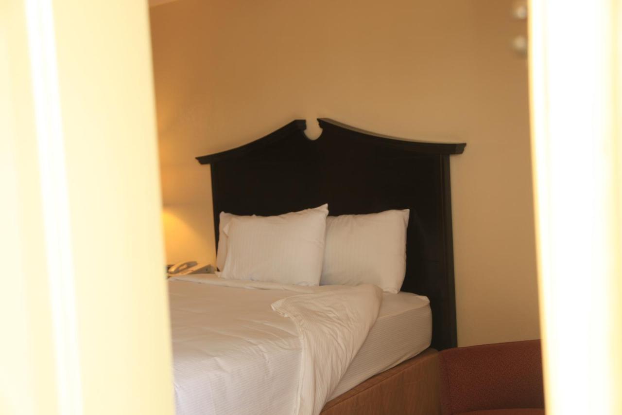 | Plaza Inn Midland