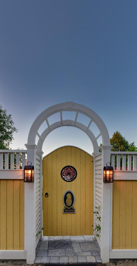 | Inn by the Bandstand