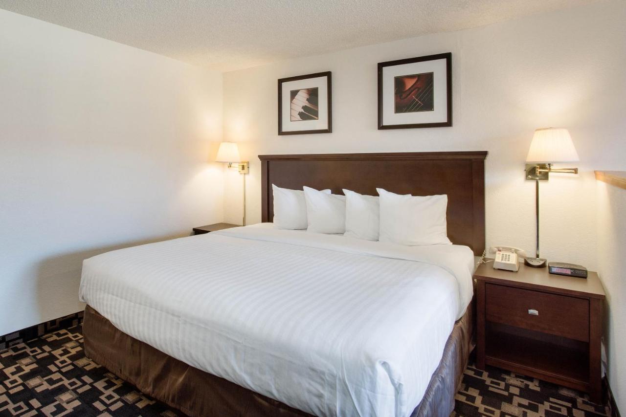 King Suite - Non-Smoking at MorningGlory Inn & Suites