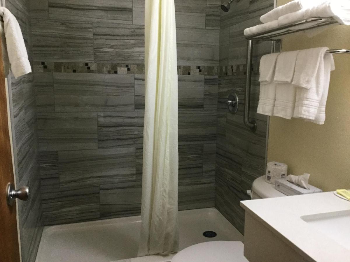 Queen Room with Two Queen Beds - Non-Smoking at Super 8 by Wyndham Clearwater/St. Petersburg Airport