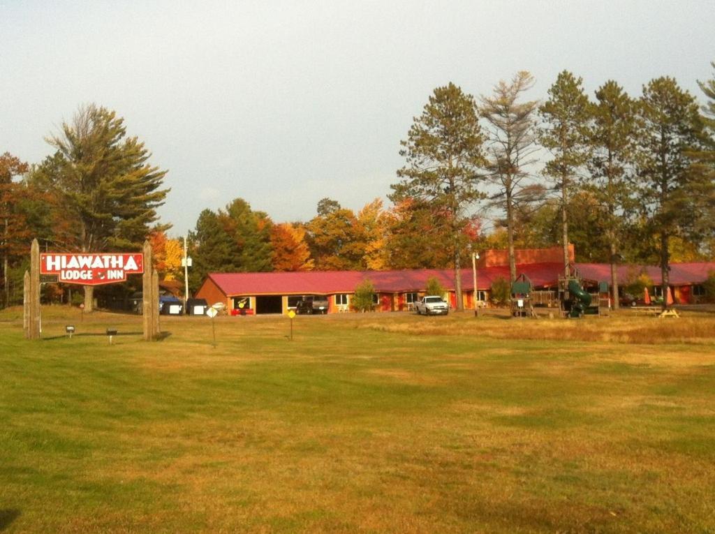  | Hiawatha Lodge Inn