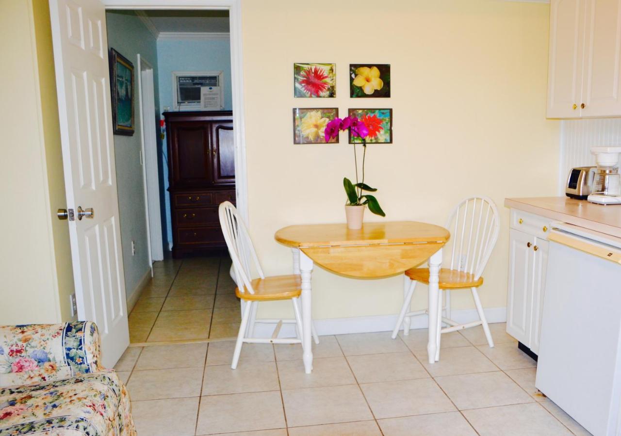| Sea Turtle Inn