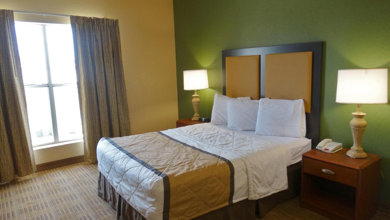 Queen Studio - Non-Smoking at Extended Stay America Suites Dallas Frankford Road