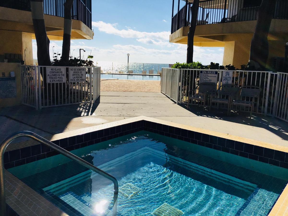  | Coco Plum Beach & Tennis Club & Marina