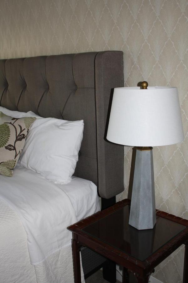 | Maplewood Hotel