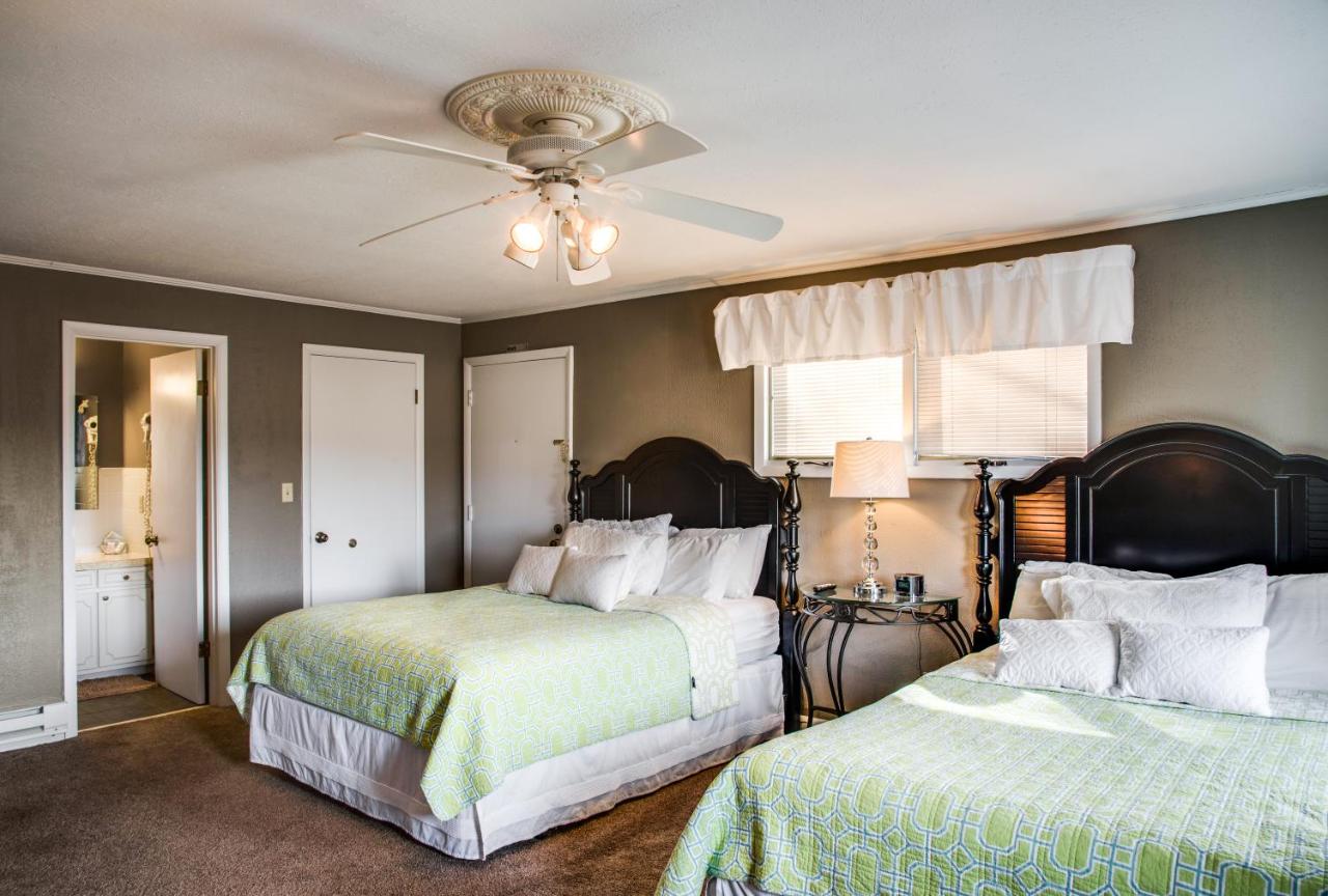 | Cliff Dwellers Inn
