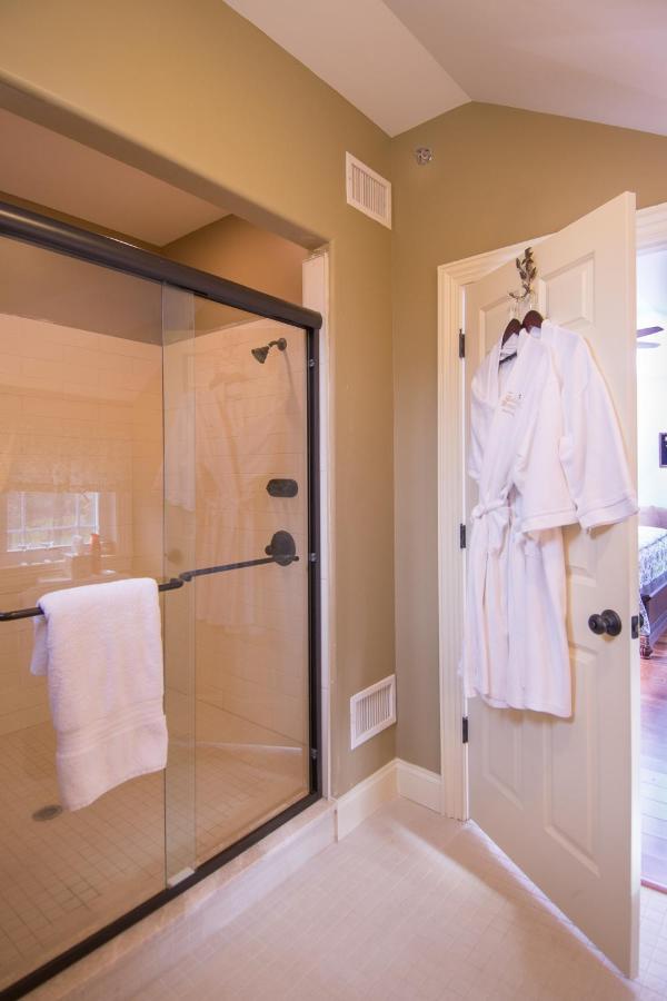| Caldwell House Bed and Breakfast