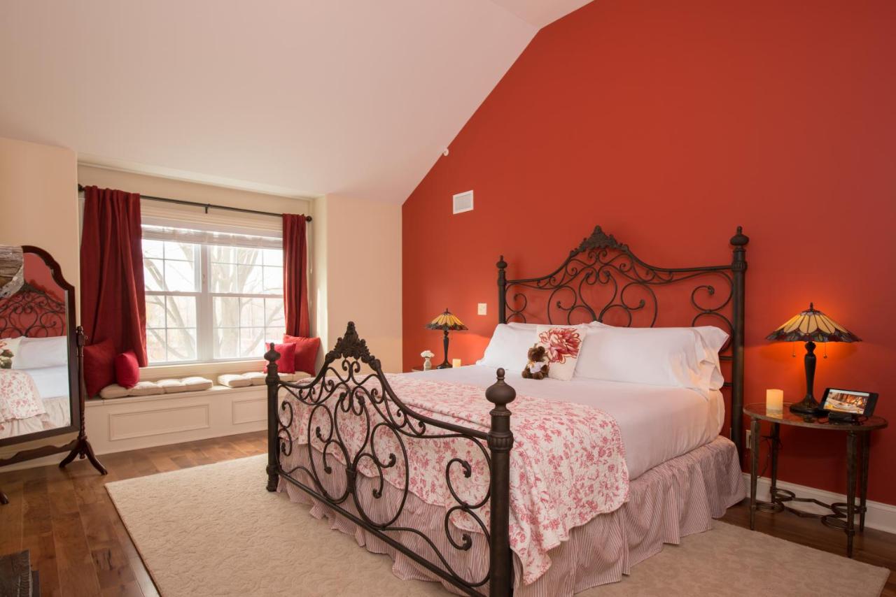 | Caldwell House Bed and Breakfast