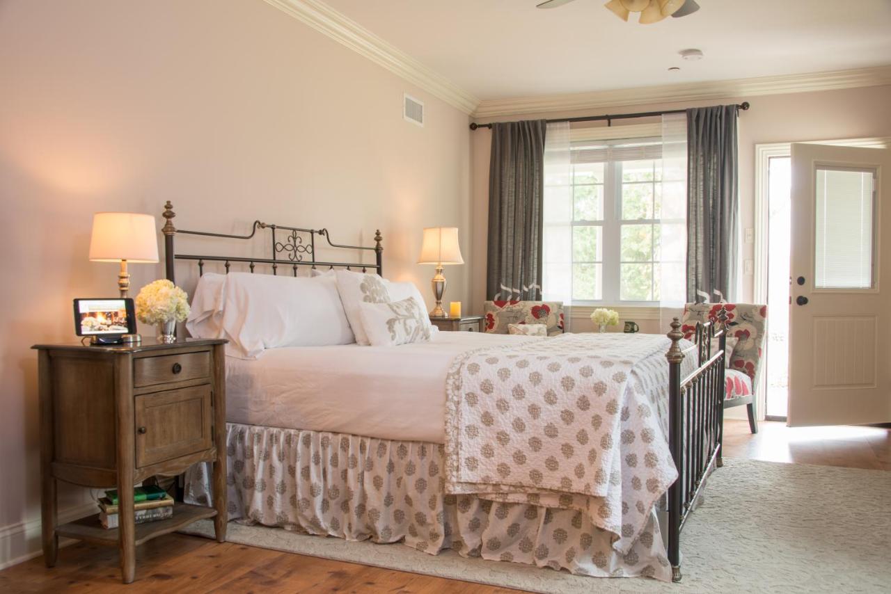| Caldwell House Bed and Breakfast