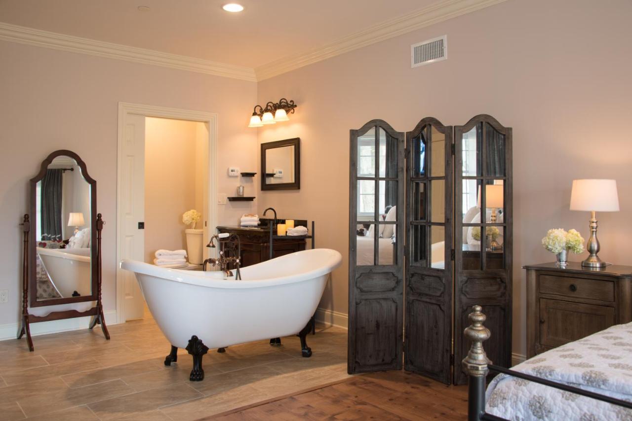 | Caldwell House Bed and Breakfast