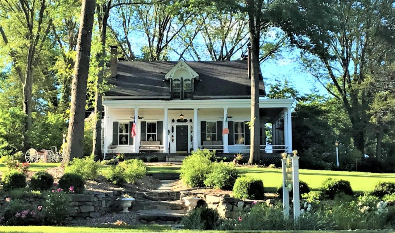| Caldwell House Bed and Breakfast