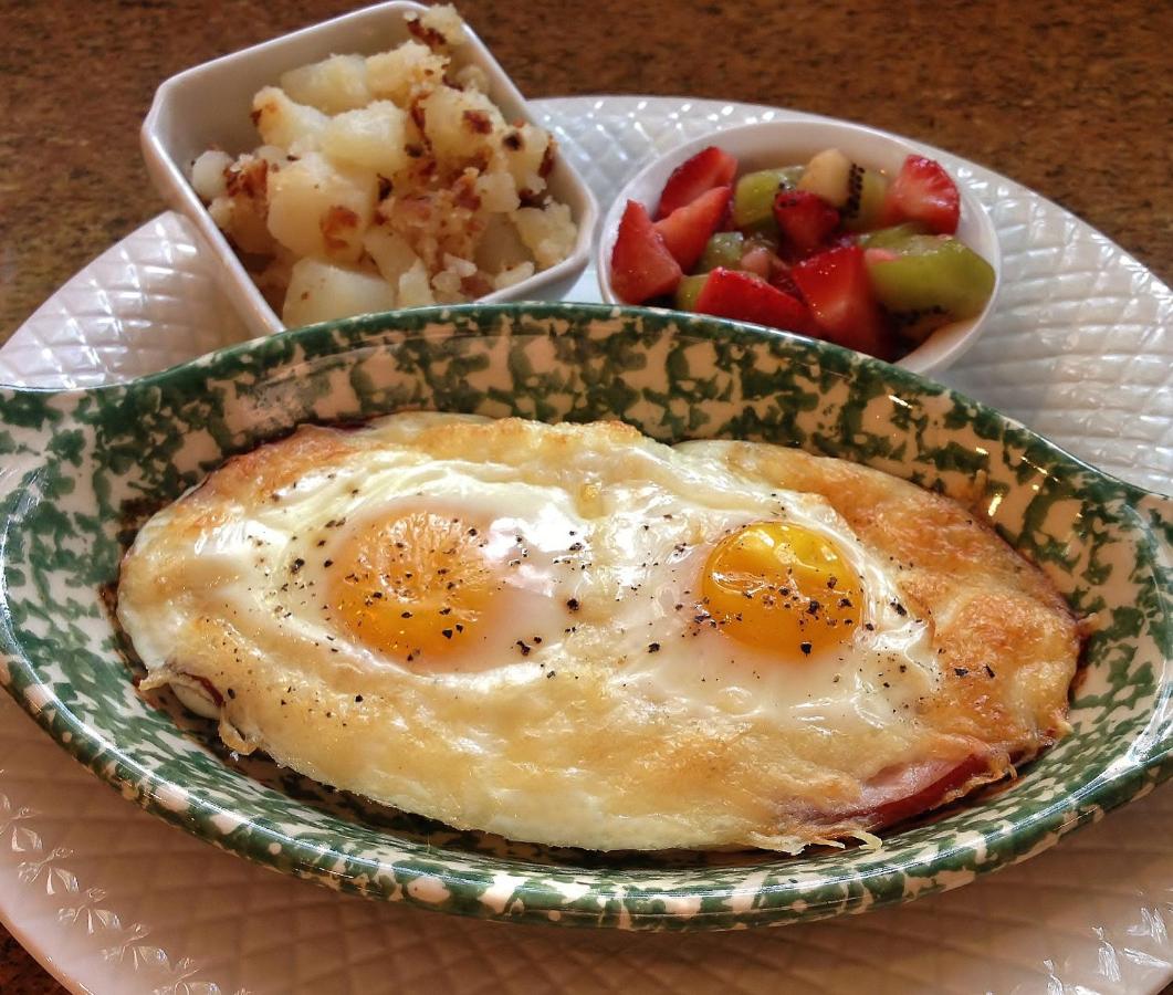 | Caldwell House Bed and Breakfast