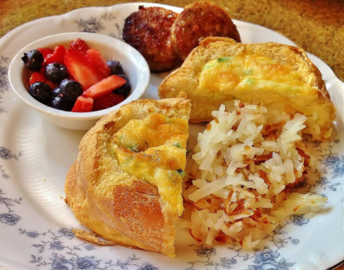 | Caldwell House Bed and Breakfast