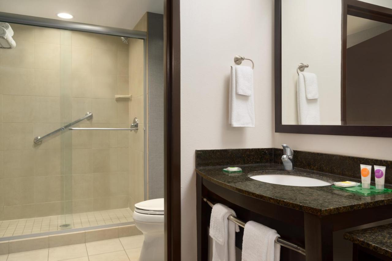 King Room at Hyatt Place Philadelphia/ King of Prussia
