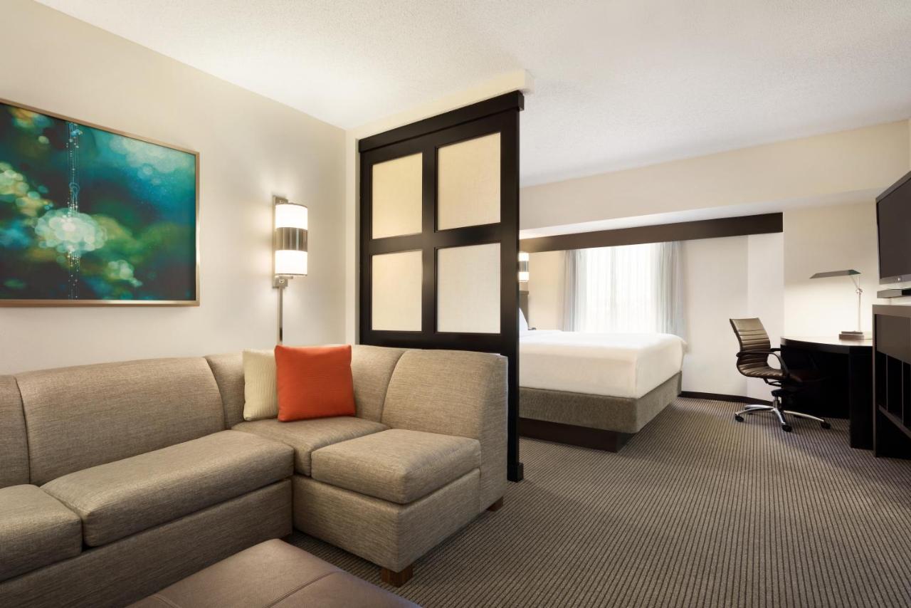 King Room with Sofa Bed - High Floor at Hyatt Place Philadelphia/ King of Prussia