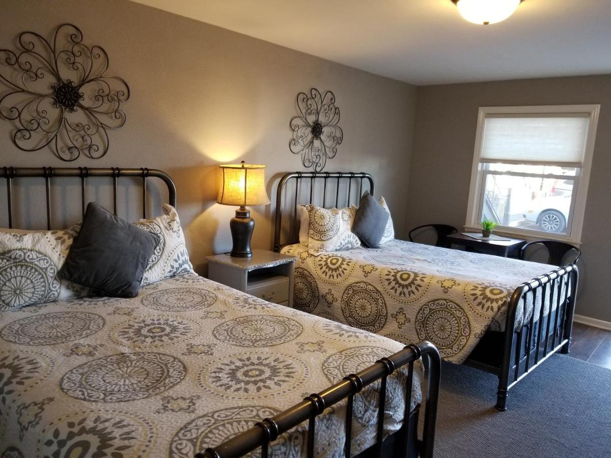 | Gateway Inn