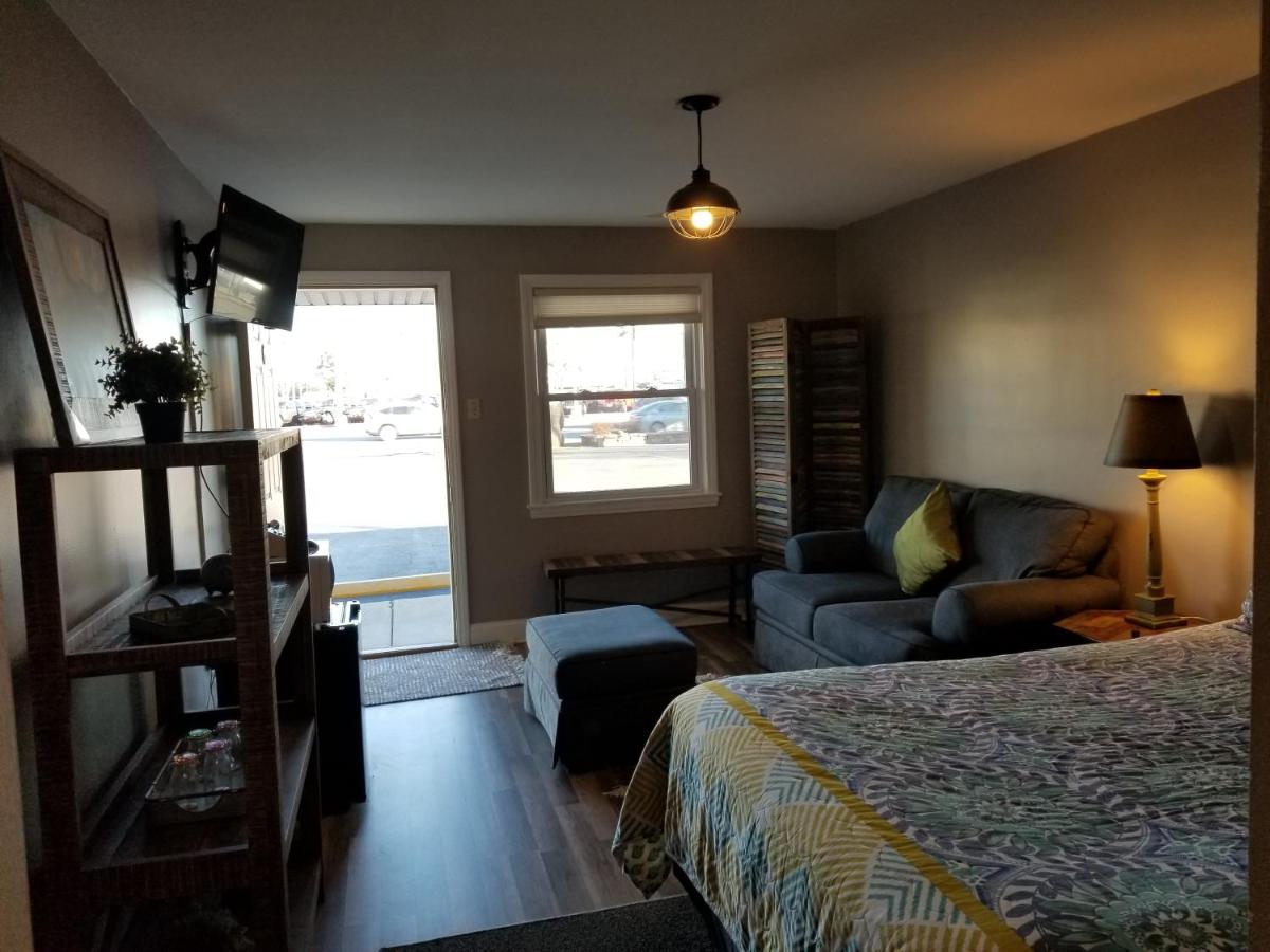 | Gateway Inn