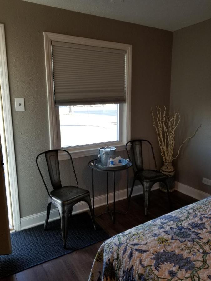 | Gateway Inn