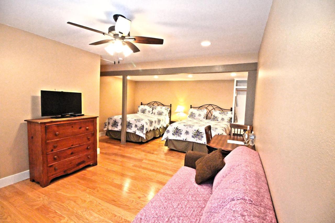 | Peach Tree Inn & Suites