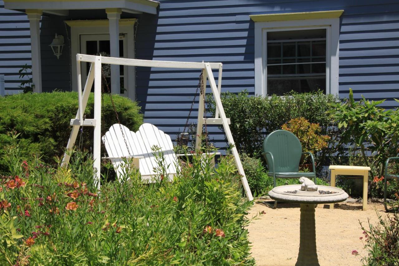 | Olallieberry Inn Bed and Breakfast