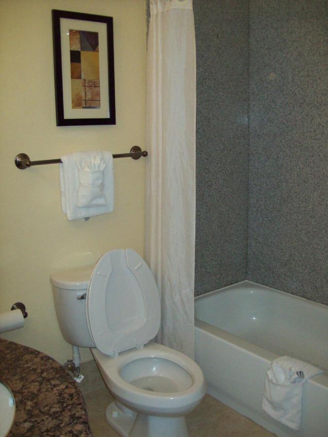 King Room - Non-Smoking at Magnolia Inn & Suites Savannah Airport