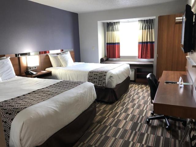 | Microtel Inn & Suites by Wyndham Pittsburgh Airport