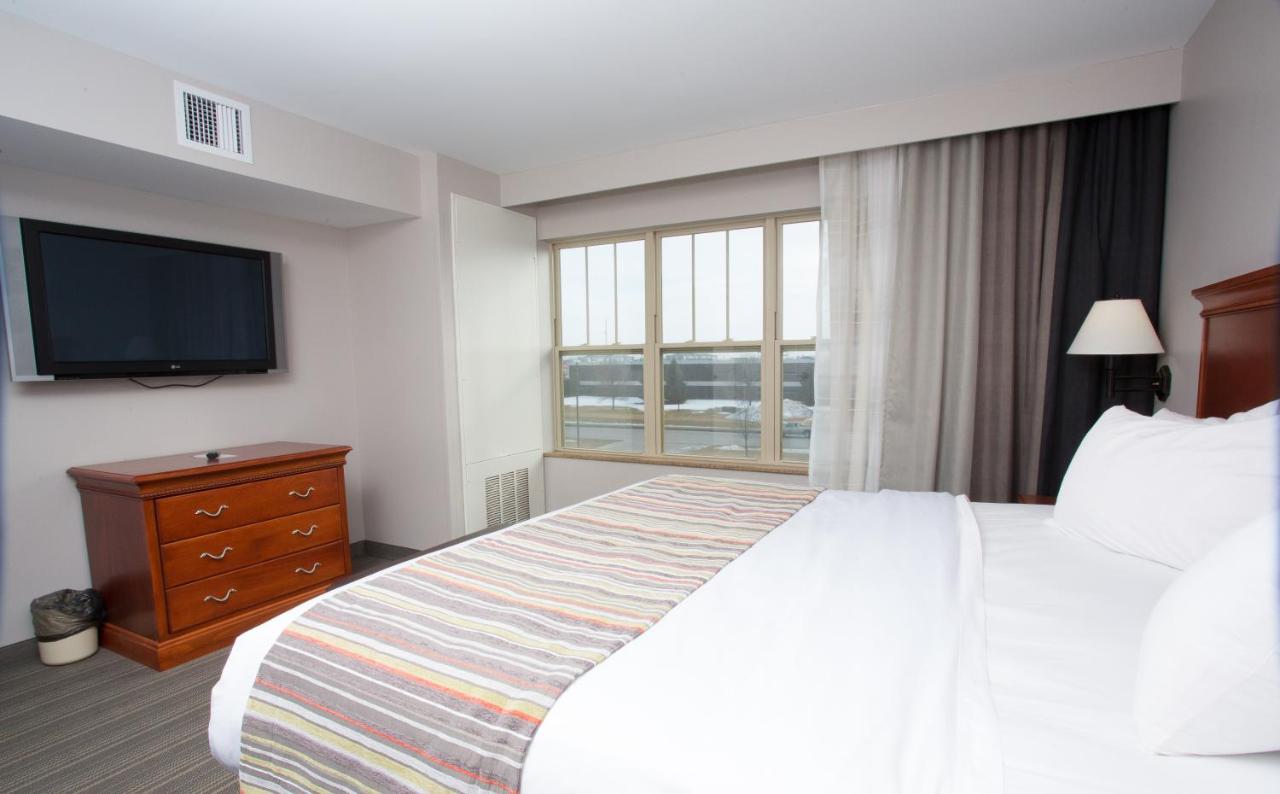 One-Bedroom King Suite - Disability Access at Country Inn & Suites by Radisson, Grand Forks, ND