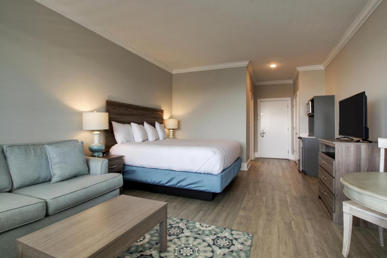 | Islander Hotel & Resort